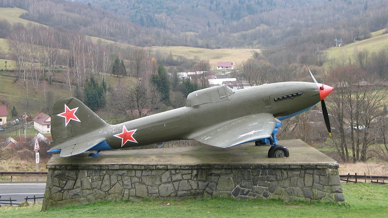 Illustration for article titled Fighter Planes That Became Battle-Scarred War Monuments